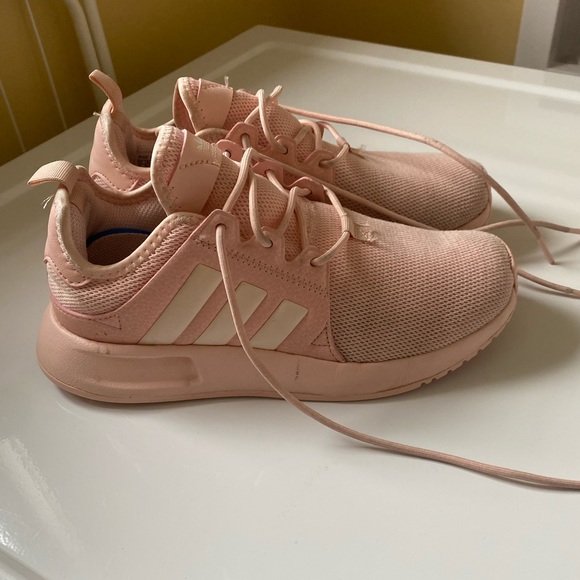 Pink Adidas size youth 4 - Picture 2 of 10